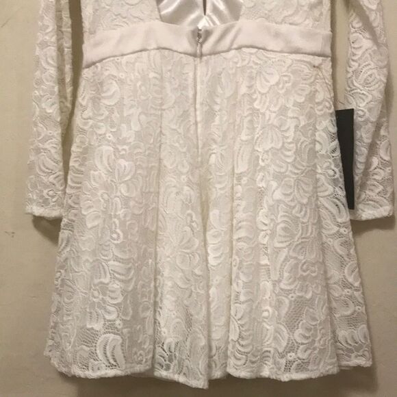 Bebe White long sleeve open back lace mini summer dress new w tags size medium - Picture 7 of 8